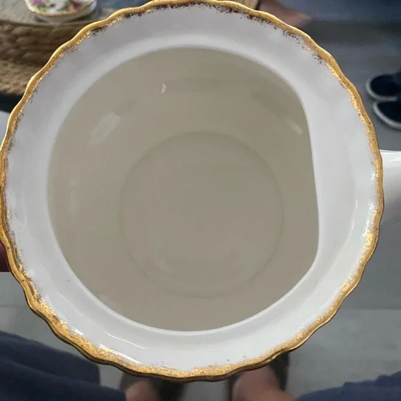 Royal Albert Tea Pot - Picture 9 of 11